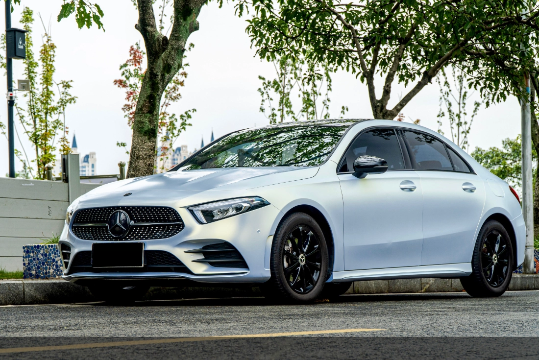 Azul metálico mate con PPF dorado