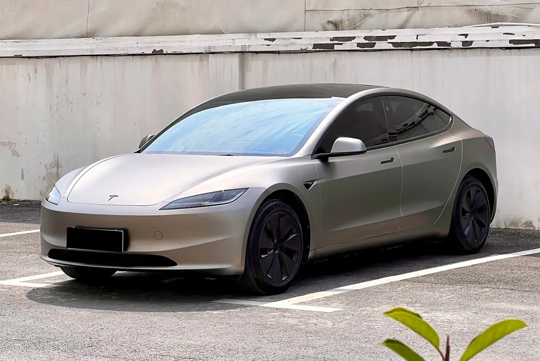 PPF de color bronce en metal mate