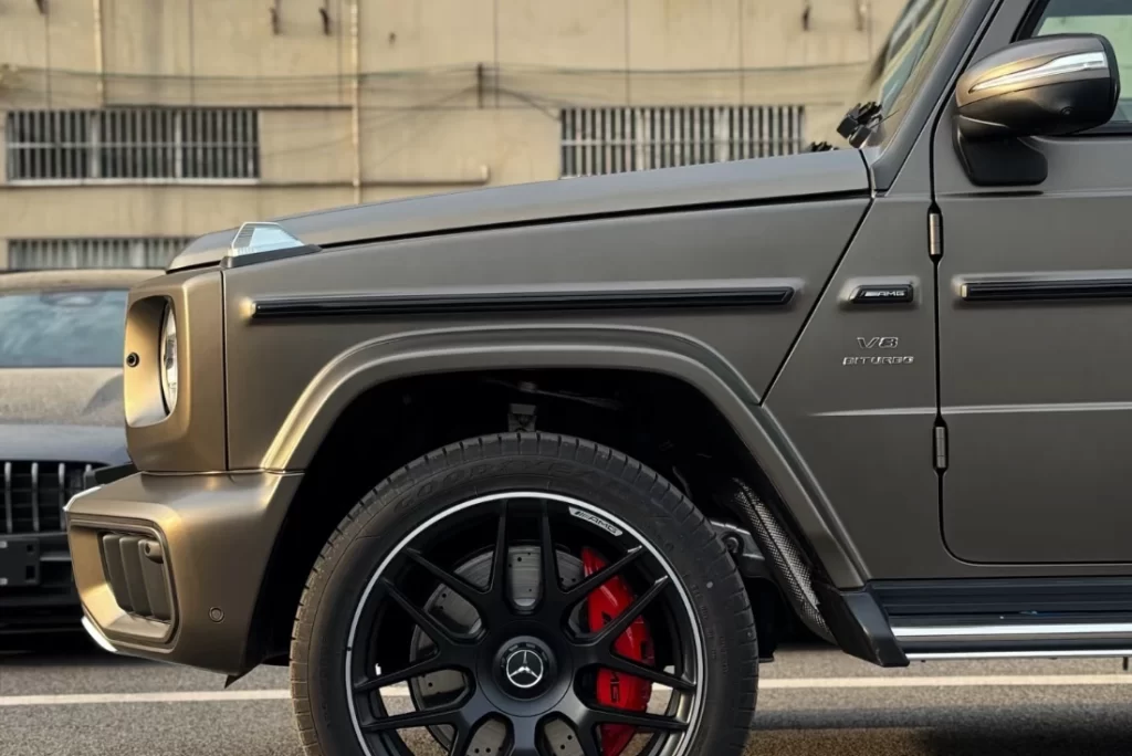 Película protectora de pintura de color acero con metal líquido mate