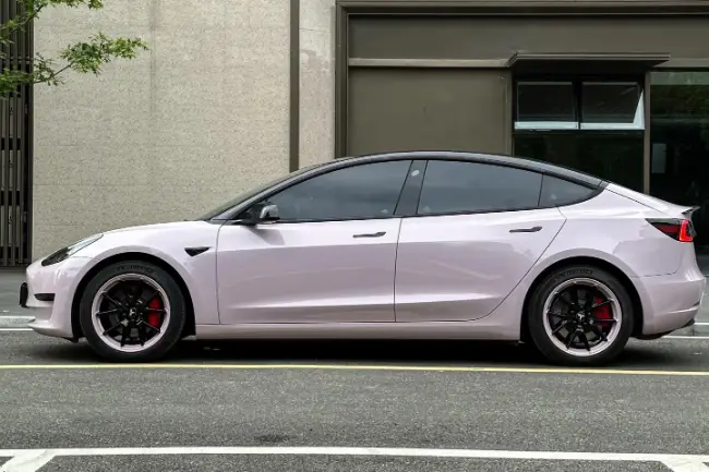 Película de envoltura de coche gris brumoso y púrpura