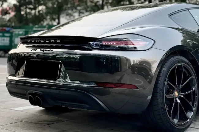 Película protectora negra metálica